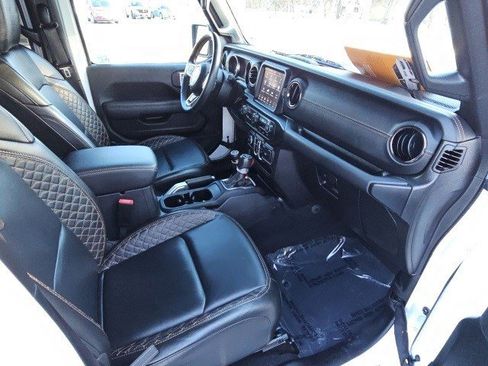 Used 2022 Jeep Wrangler Unlimited Sahara image 11