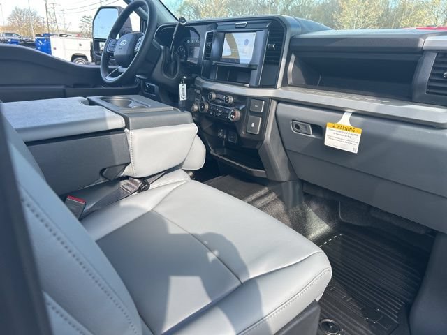 New 2026 Ford F250 XL w/ XL Chrome Package RWD image 12