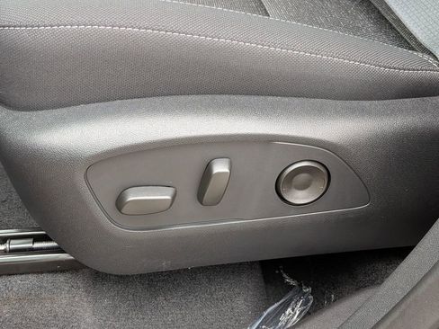 New 2026 Chevrolet Traverse LT w/ Sun and Wheel Package FWD image 16