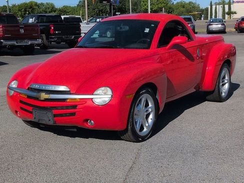 Used 2003 Chevrolet SSR w/ Preferred Equipment Group RWD image 7