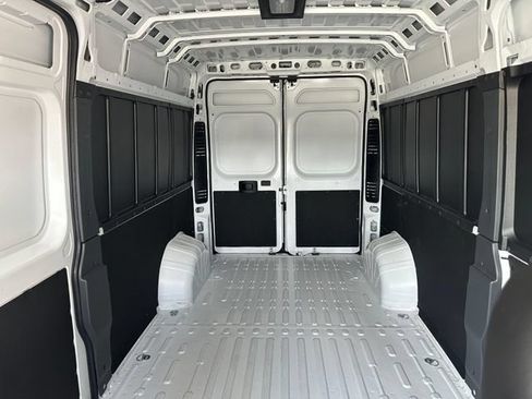 Used 2026 RAM ProMaster 2500 w/ Convenience Group FWD image 21
