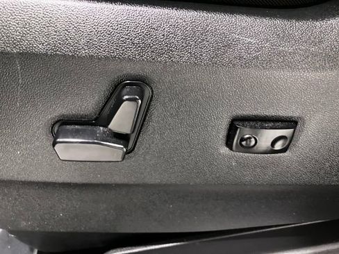 Used 2018 Dodge Grand Caravan GT image 19