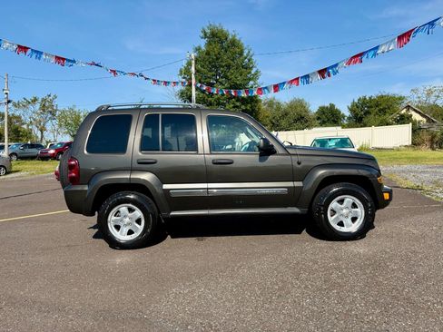 Used 2006 Jeep Liberty Limited image 6
