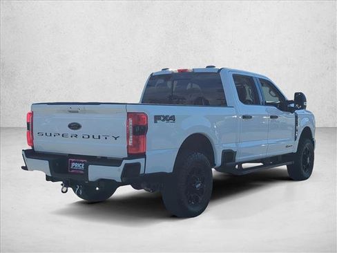Used 2024 Ford F250 Lariat w/ Black Appearance Package image 5