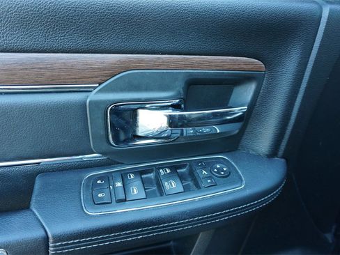 Used 2017 RAM 1500 Laramie image 3