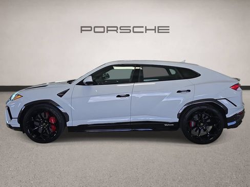 Used 2024 Lamborghini Urus Performante AWD/4WD image 2