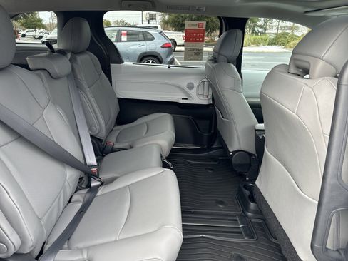 New 2025 Toyota Sienna XLE image 29