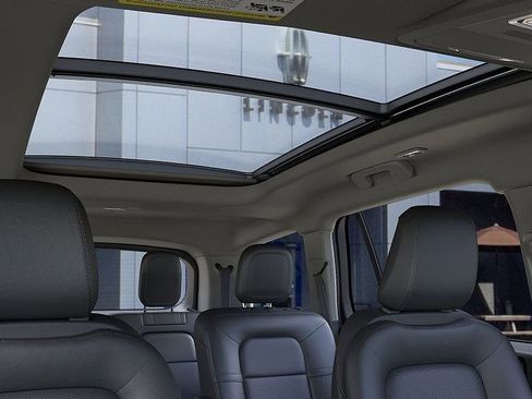 Used 2025 Lincoln Aviator AWD image 22