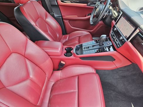 Certified 2024 Porsche Macan S AWD/4WD image 15