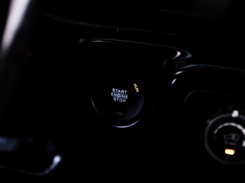 Used 2019 Jeep Wrangler Sport AWD/4WD image 15