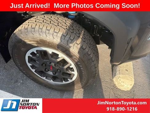 Used 2024 Toyota Tacoma TRD Off-Road image 6