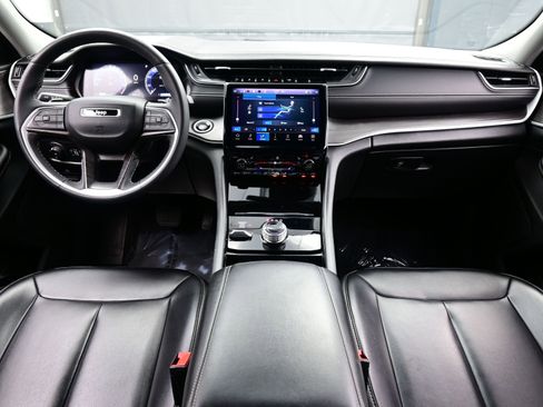 Used 2023 Jeep Grand Cherokee L Limited image 19