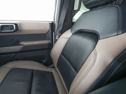 Used 2023 Ford Bronco Wildtrak image 26