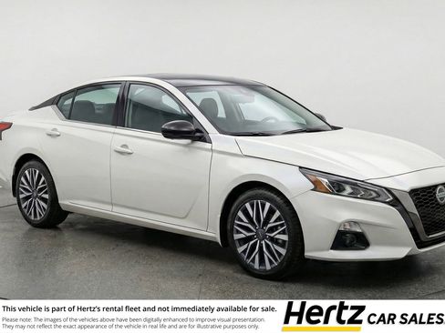 Used 2025 Nissan Altima 2.5 SV image 1