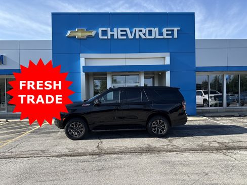 Used 2023 Chevrolet Tahoe Z71 w/ Luxury Package AWD/4WD image 2