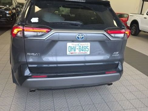 Used 2019 Toyota RAV4 XSE image 5