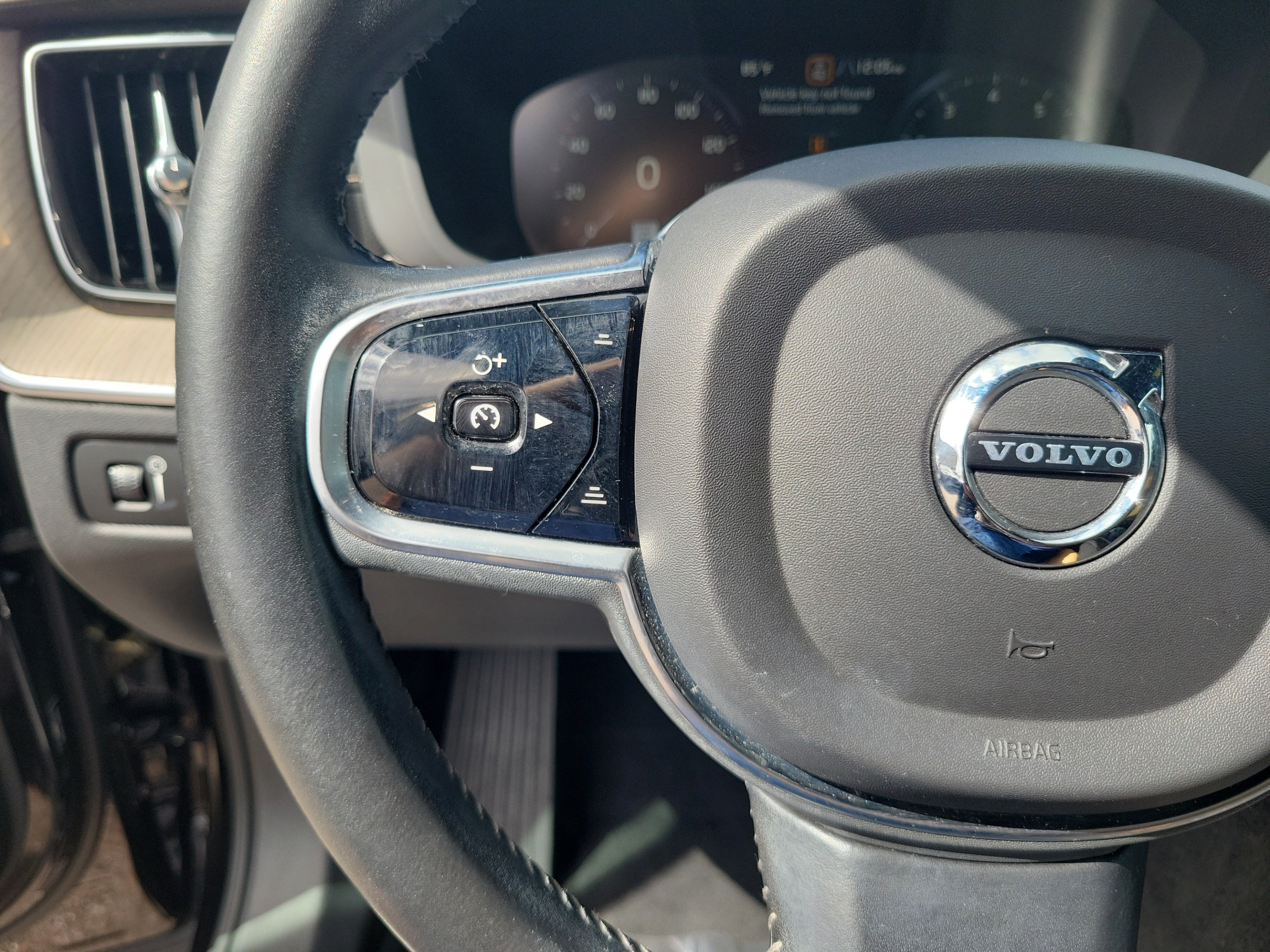 Used 2020 Volvo XC60 T5 Inscription w/ Protection Package Premier FWD image 18