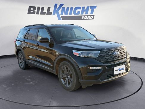 Used 2022 Ford Explorer XLT w/ Equipment Group 202A image 7