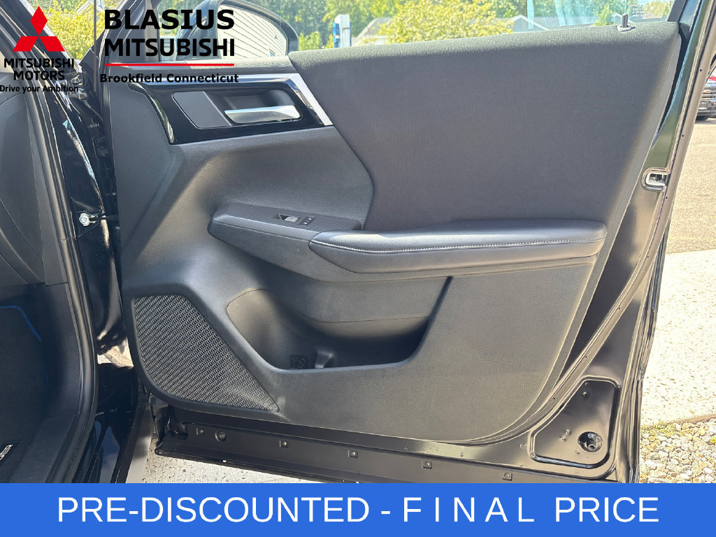 Used 2025 Mitsubishi Outlander ES AWD/4WD image 48