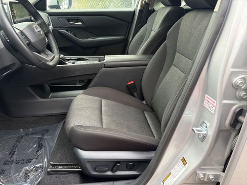 Used 2025 Nissan Rogue SV image 27