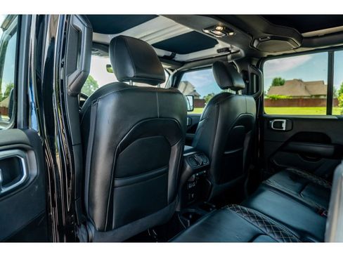 Used 2022 Jeep Gladiator Overland AWD/4WD image 12