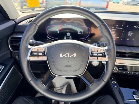 Used 2024 Kia Telluride EX w/ EX Captain's Chair Package image 22