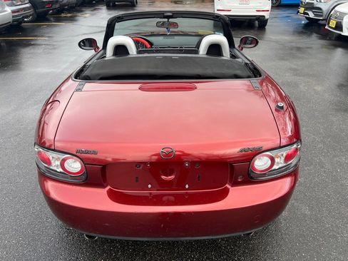 Used 2006 MAZDA MX-5 Miata Grand Touring w/ Premium Pkg image 4
