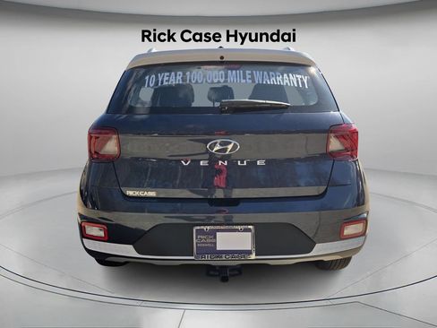 Used 2025 Hyundai Venue Limited image 6
