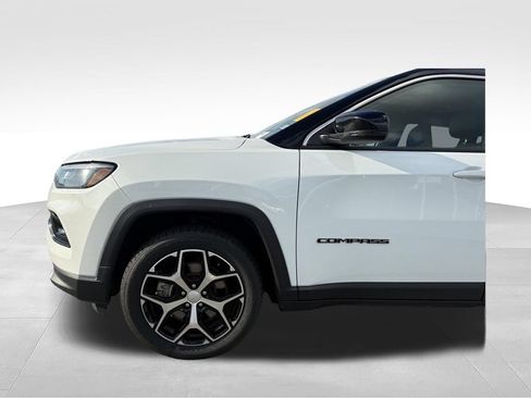 Used 2024 Jeep Compass Limited AWD/4WD image 22