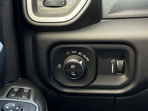 Used 2024 RAM 2500 Big Horn image 38