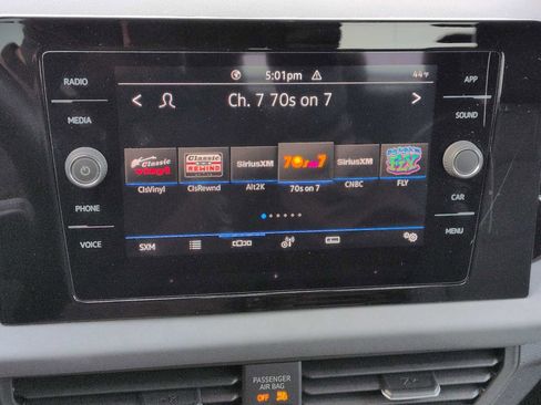 Used 2025 Volkswagen Jetta SE FWD image 25