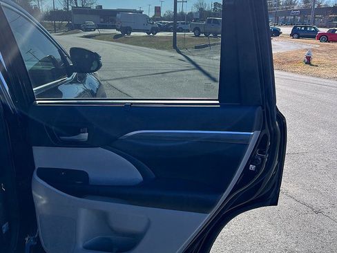 Used 2017 Toyota Highlander Limited image 21