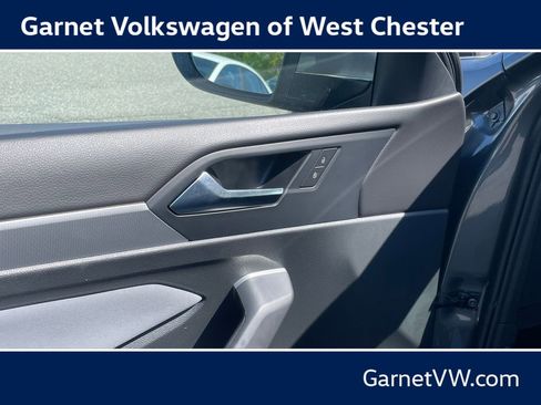 Certified 2025 Volkswagen Jetta SE w/ Black Wheel Package FWD image 32
