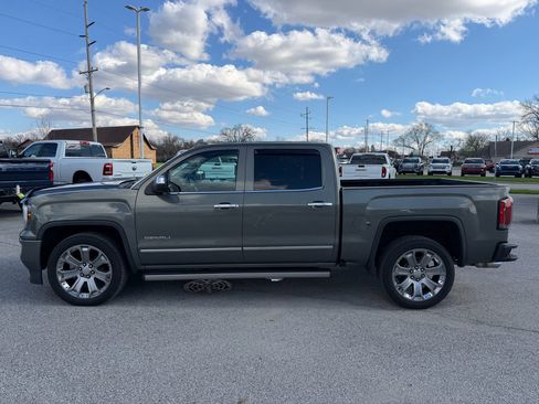 Used 2017 GMC Sierra 1500 Denali w/ Denali Ultimate Package image 9