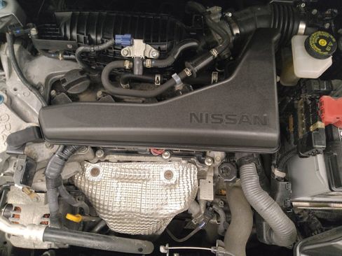 Used 2020 Nissan Rogue S FWD image 30