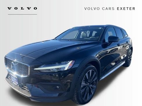New 2026 Volvo V60 B5 Cross Country Ultra w/ Climate Package image 3