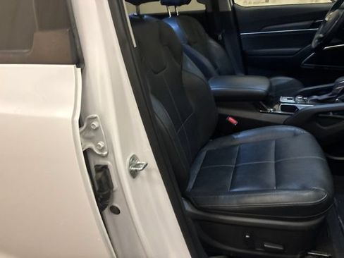 Used 2022 Kia Telluride EX w/ EX Premium Package AWD/4WD image 22