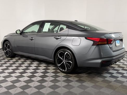 Used 2025 Nissan Altima 2.5 SR FWD image 2