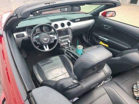 Used 2017 Ford Mustang Premium RWD image 4