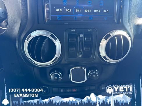 Used 2014 Jeep Wrangler Unlimited Rubicon AWD/4WD image 27