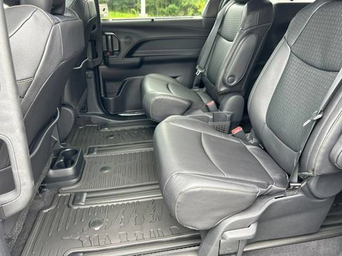 New 2026 Toyota Sienna XLE Woodland Edition AWD/4WD image 27