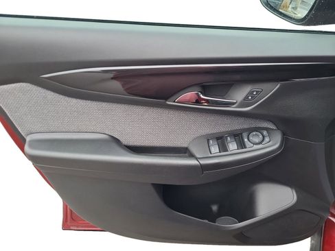 Used 2025 Chevrolet TrailBlazer LT image 9