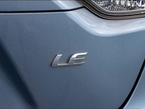 Used 2020 Toyota Corolla LE image 8