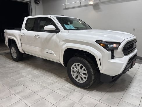 New 2026 Toyota Tacoma SR5 image 5