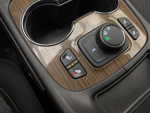 Used 2023 GMC Acadia SLE w/ Driver Convenience Package FWD image 38