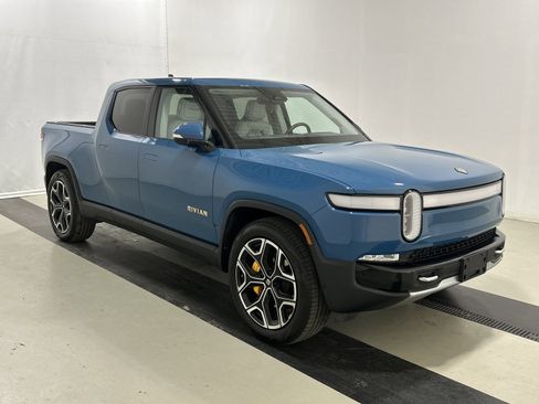 Used 2023 Rivian R1T Adventure image 7
