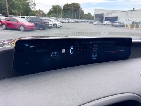 Used 2025 Ford Expedition Active AWD/4WD image 16