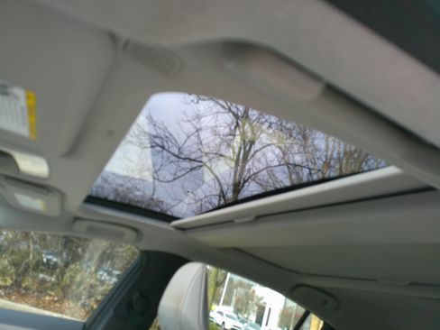 Used 2023 Toyota Prius Limited image 29