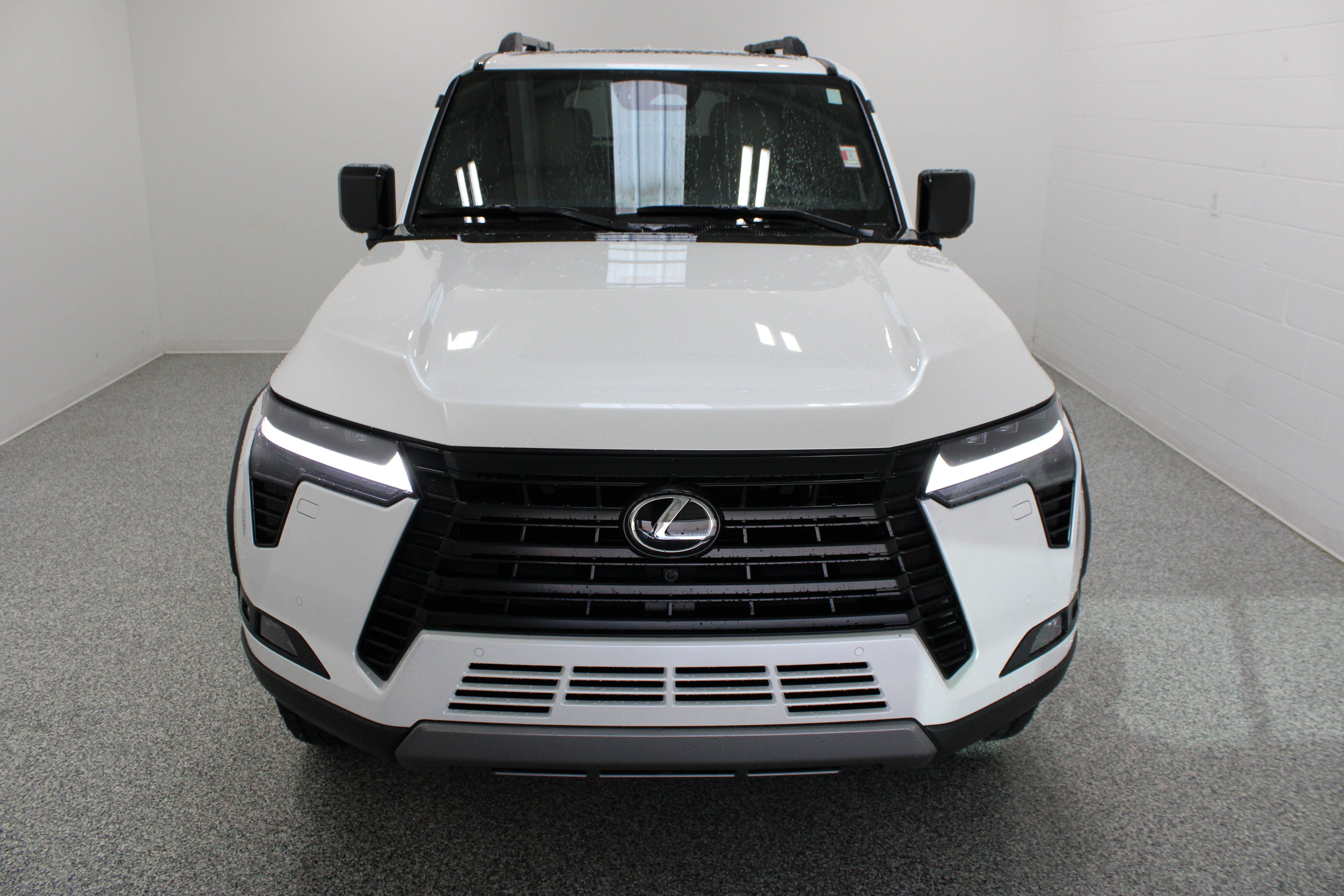 Used 2026 Lexus GX 550 AWD/4WD image 2