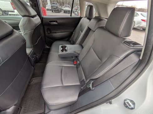 Certified 2023 Toyota Corolla Cross XLE image 19